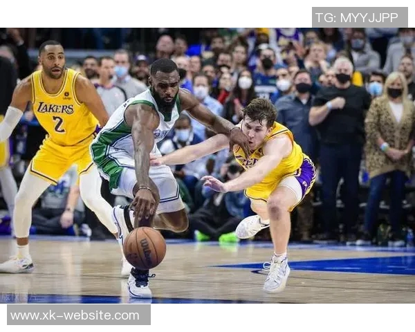 小白近期表现惊艳场均20分5板5助攻防守端贡献突出且犯规控制得当